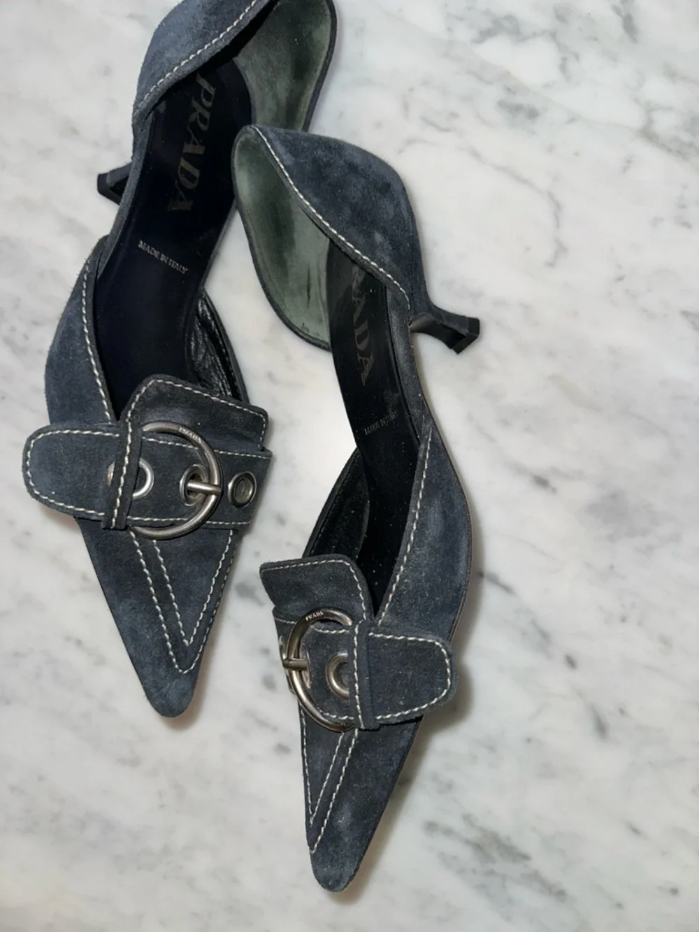 Vintage Prada Navy Suede Pointed Kitten Heels with Buckle Sz 35.5 - Picture 4 of 8